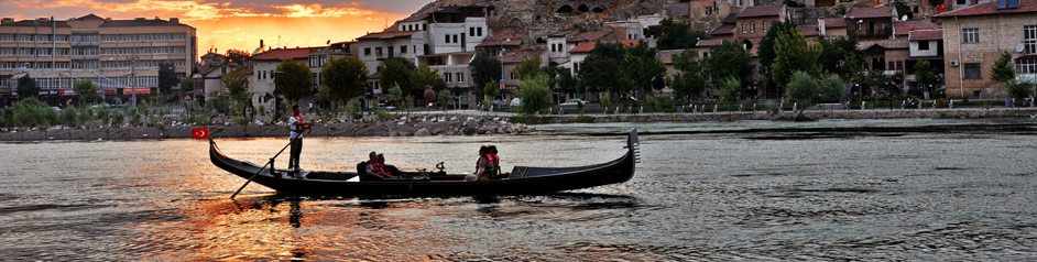 Kızılırmakta Gondol ve Kano Keyfi